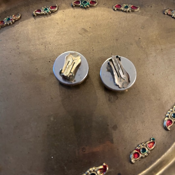 VTG 60s Hong Kong Silver and Green clip on button earrings. Very sweet!! - Picture 3 of 4